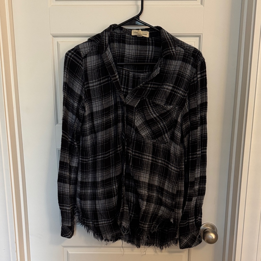 Cloth & Stone Black and Gray Plaid Button Down Shirt